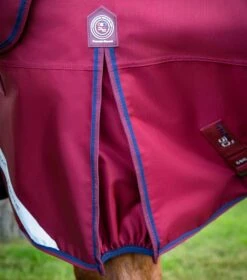 Titan 50g Turnout Rug With Classic Neck Cover -Premier Equine Burgundy shot 4 fb3e167d 7275 42d0 be0a e6d17f13e0d2