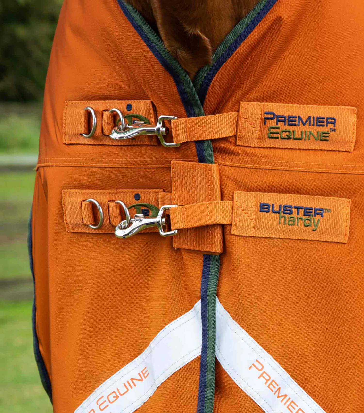 Buster Hardy 400g Half Neck Turnout Rug 4 Buster Hardy 400g Half Neck Turnout Rug - Image 2