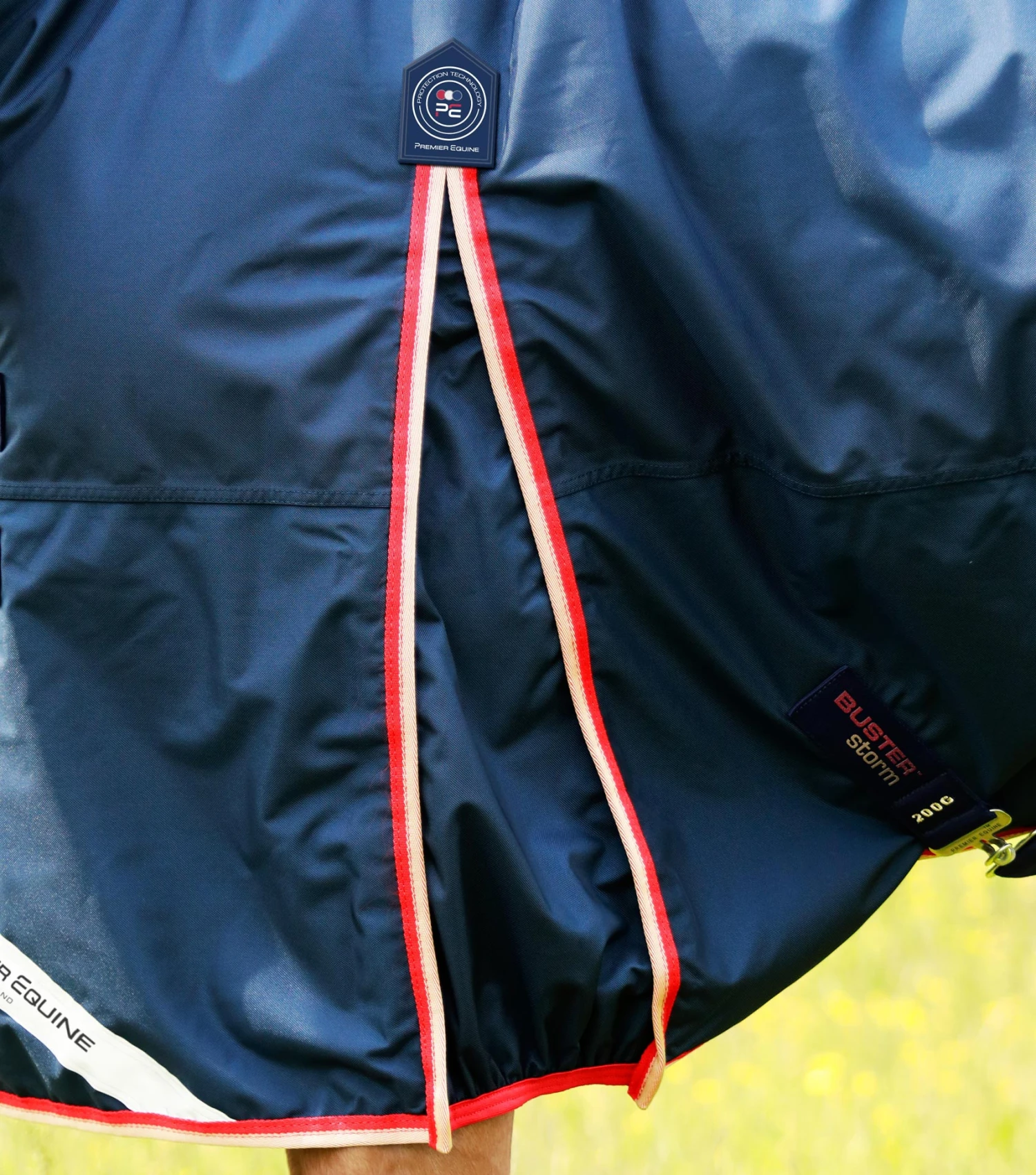 Buster Storm 200g Combo Turnout Rug With Snug-Fit Neck 6 Buster Storm 200g Combo Turnout Rug With Snug-Fit Neck - Image 4