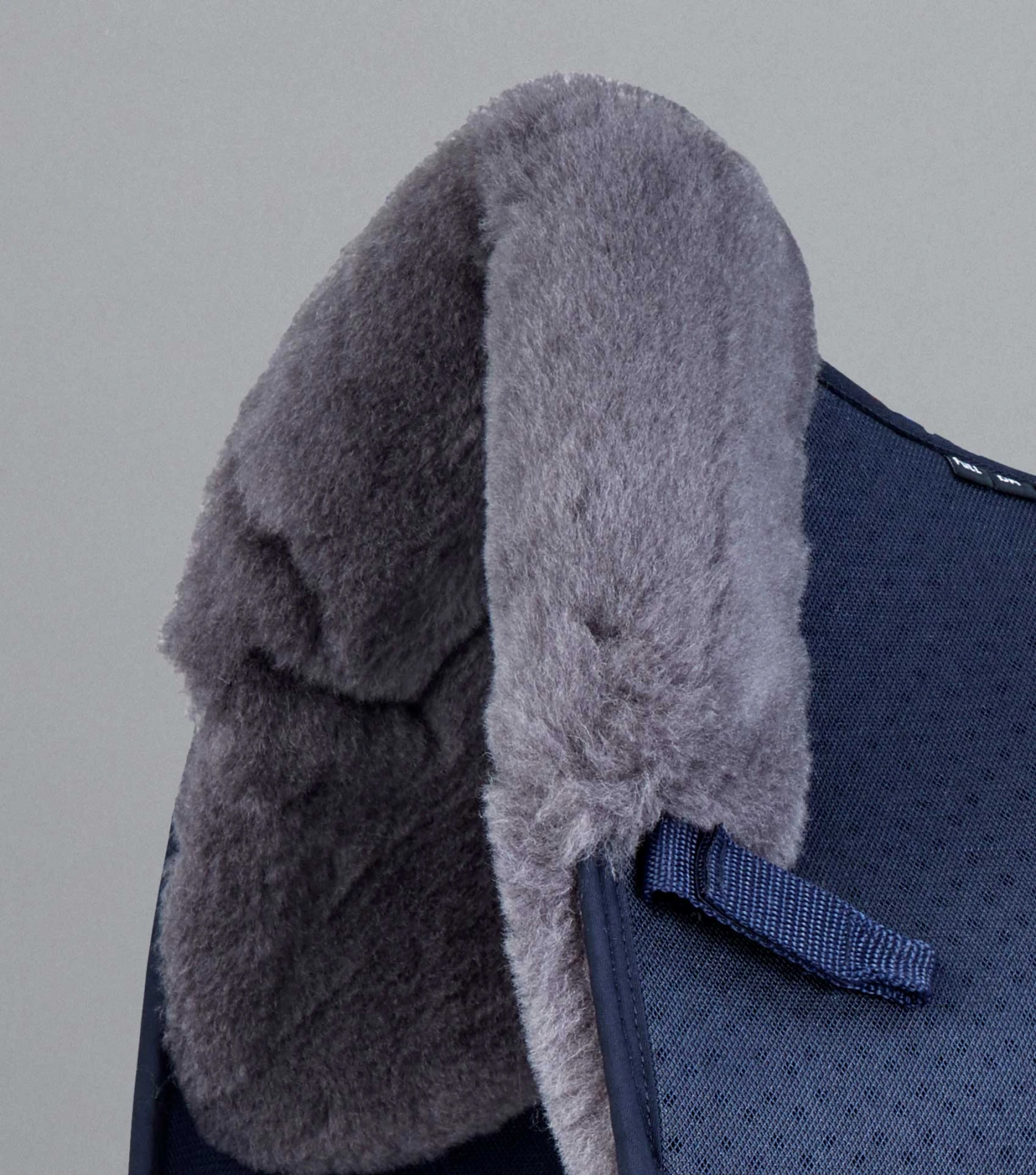 Close Contact Airtechnology Shockproof Wool Saddle Pad - Dressage Square 5 Close Contact Airtechnology Shockproof Wool Saddle Pad - Dressage Square - Image 3