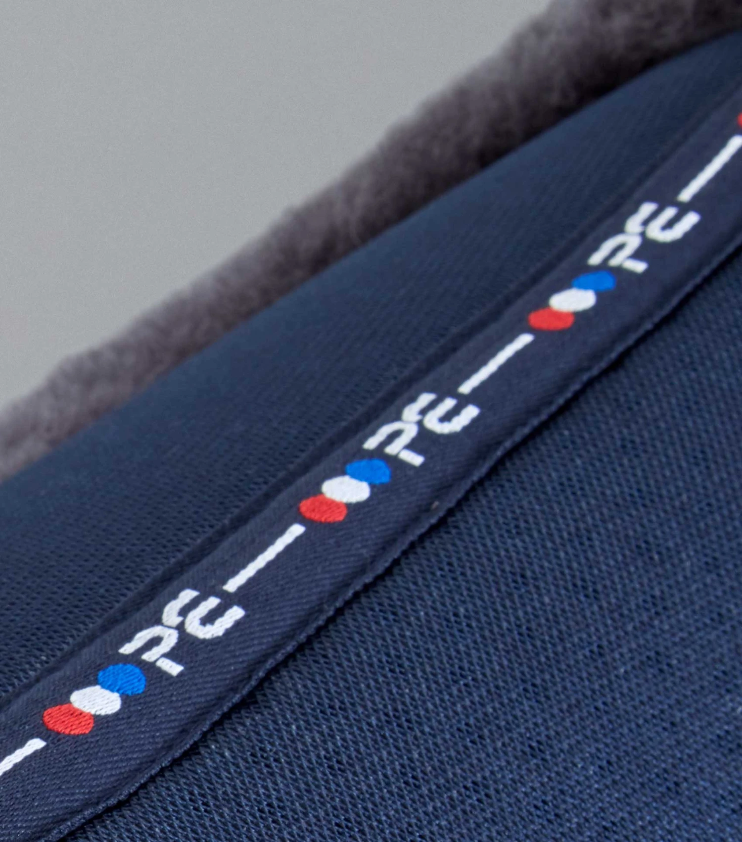 Close Contact Airtechnology Shockproof Wool Saddle Pad - Dressage Square 8 Close Contact Airtechnology Shockproof Wool Saddle Pad - Dressage Square - Image 6