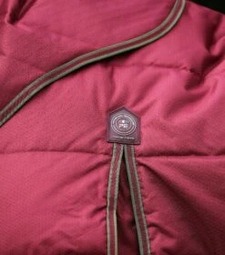 Hydra 350g Stable Rug With Neck Cover 23 Hydra 350g Stable Rug With Neck Cover -Premier Equine Hydra Stable Rug 350 Wine 4