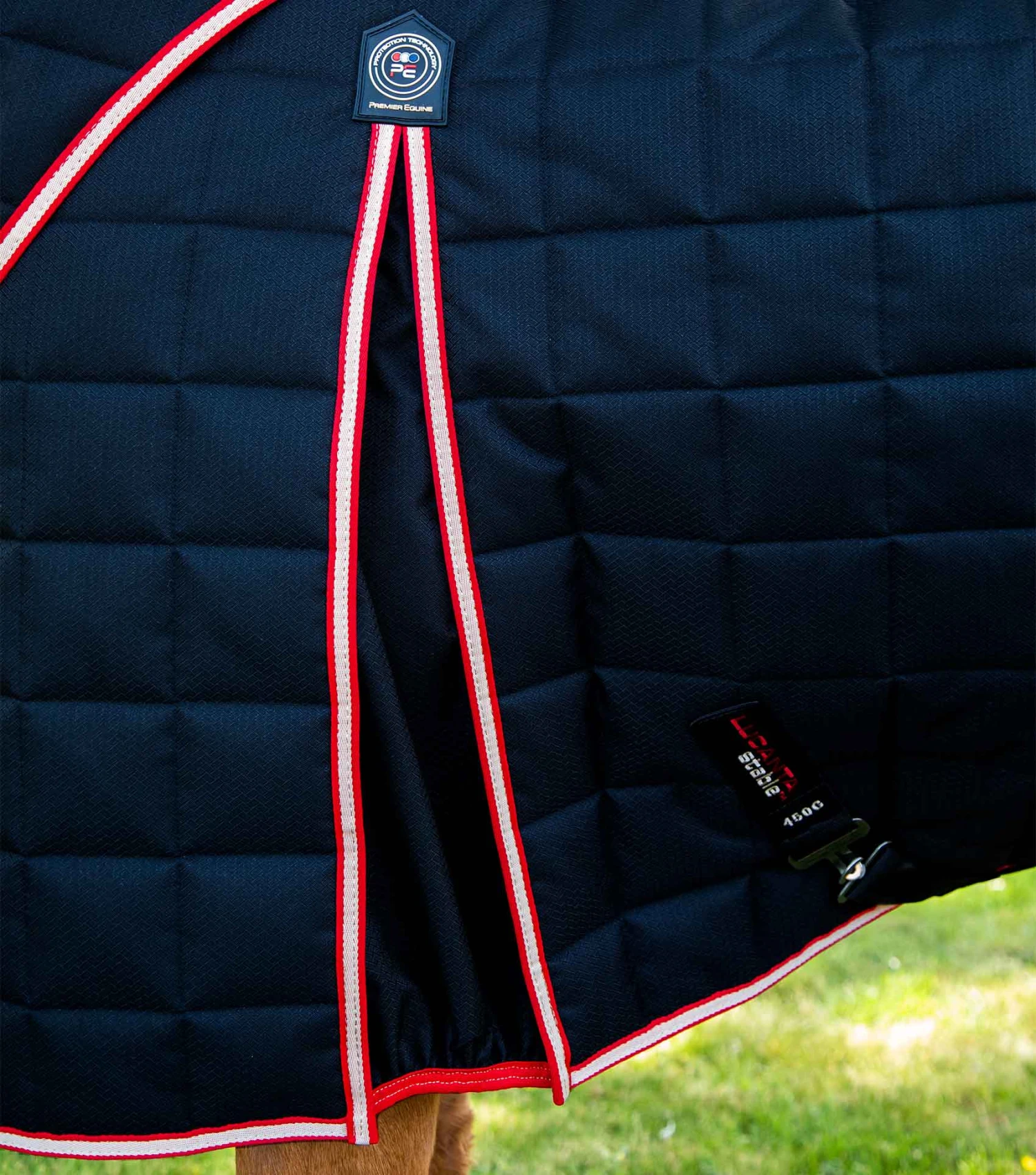 Lucanta 450g Stable Rug With Neck Cover 11 Lucanta 450g Stable Rug With Neck Cover - Image 9