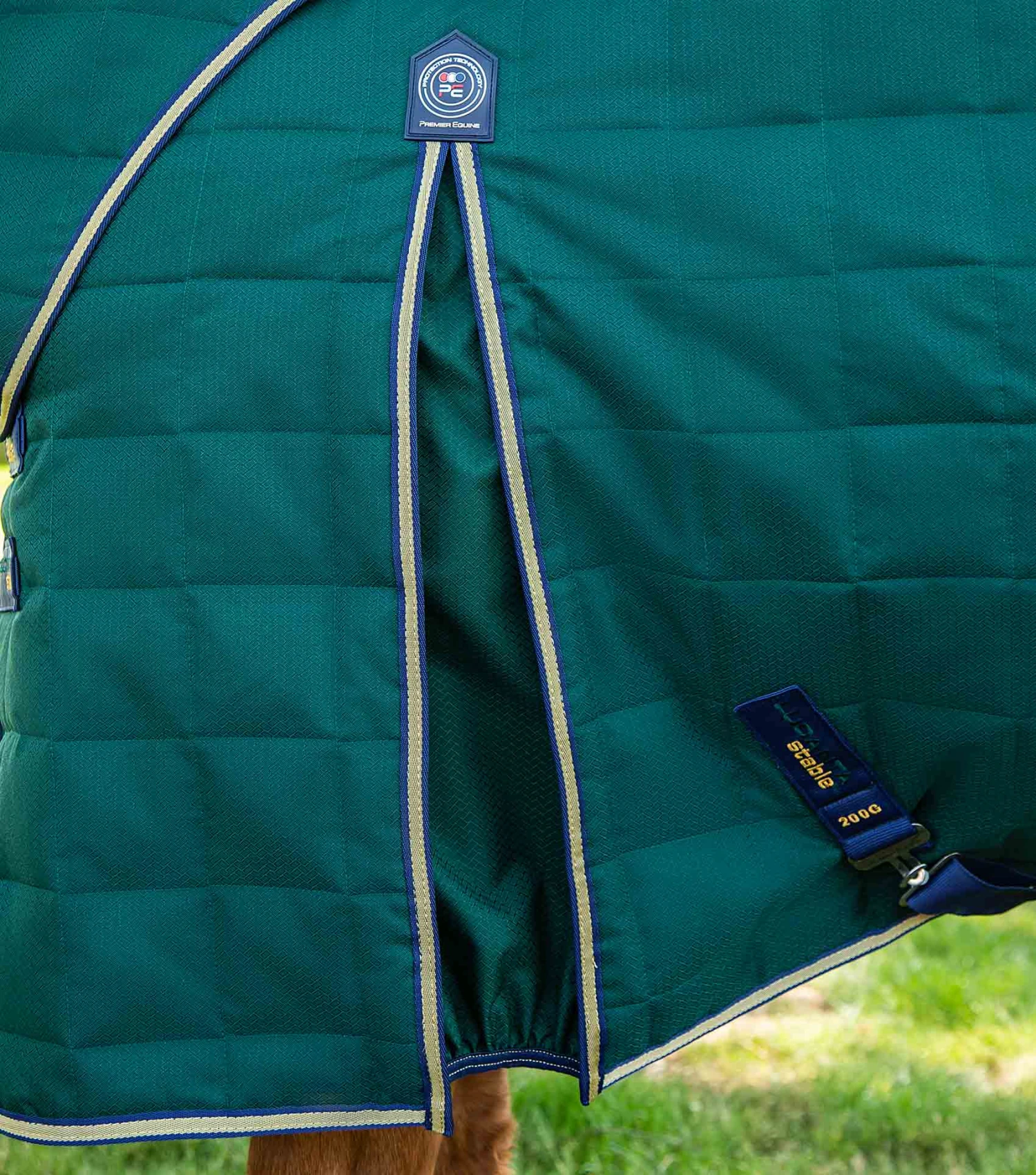 Lucanta 200g Stable Rug With Neck Cover 6 Lucanta 200g Stable Rug With Neck Cover - Image 4