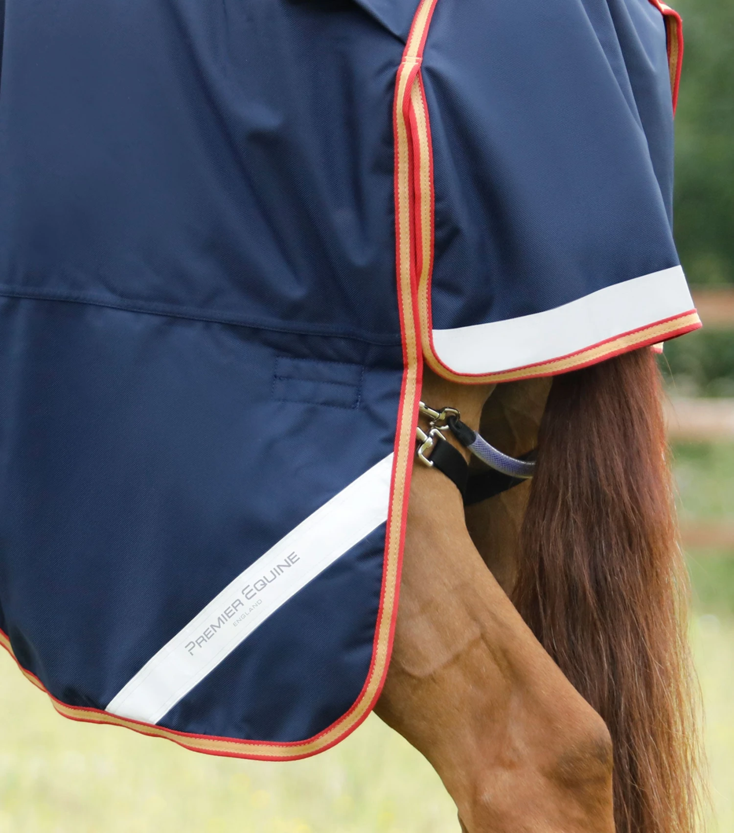 Titan Storm 450g Combo Turnout Rug With Snug-Fit Neck 12 Titan Storm 450g Combo Turnout Rug With Snug-Fit Neck - Image 10