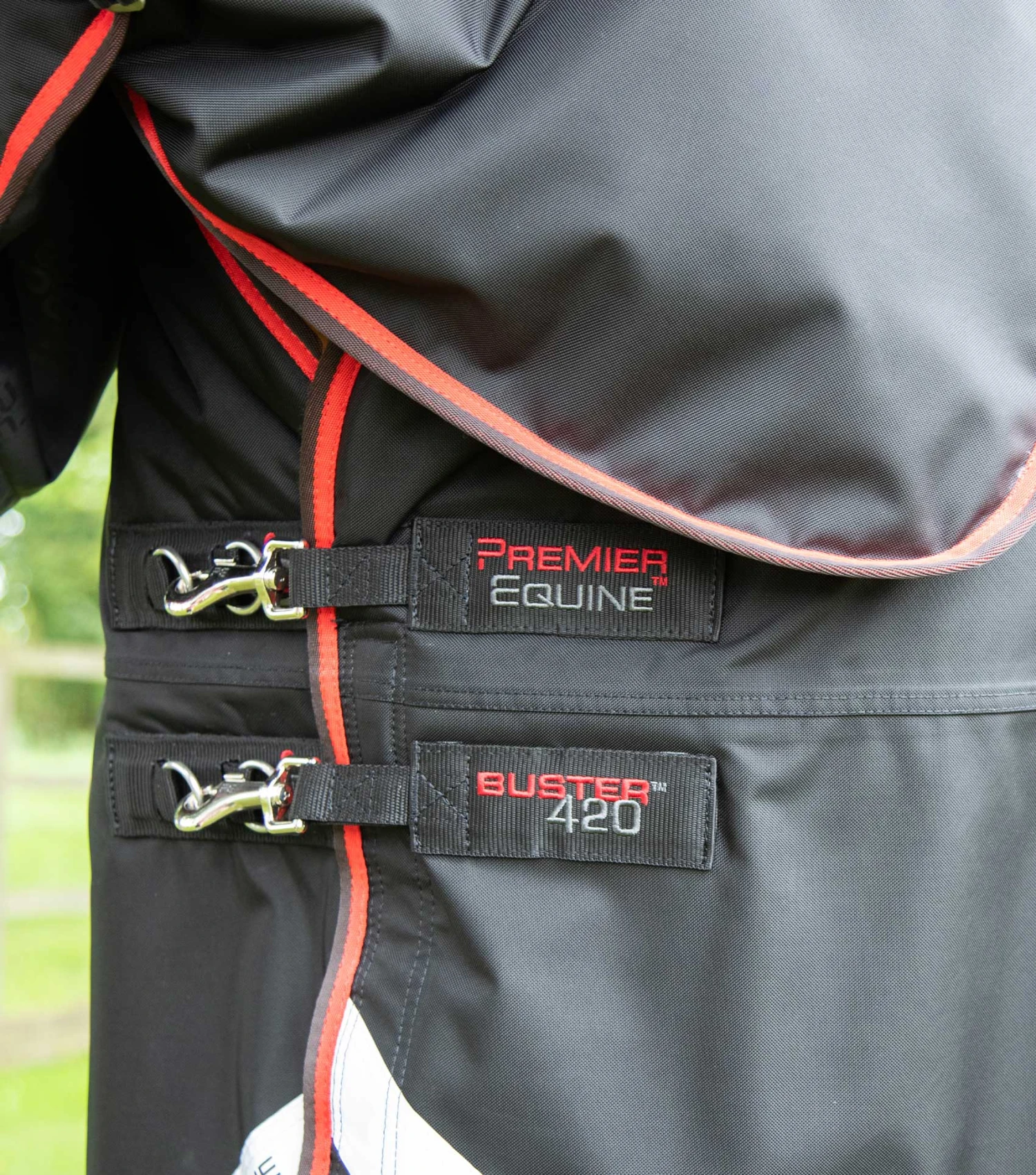 Buster 420g Turnout Rug With Classic Neck Cover 10 Buster 420g Turnout Rug With Classic Neck Cover - Image 8