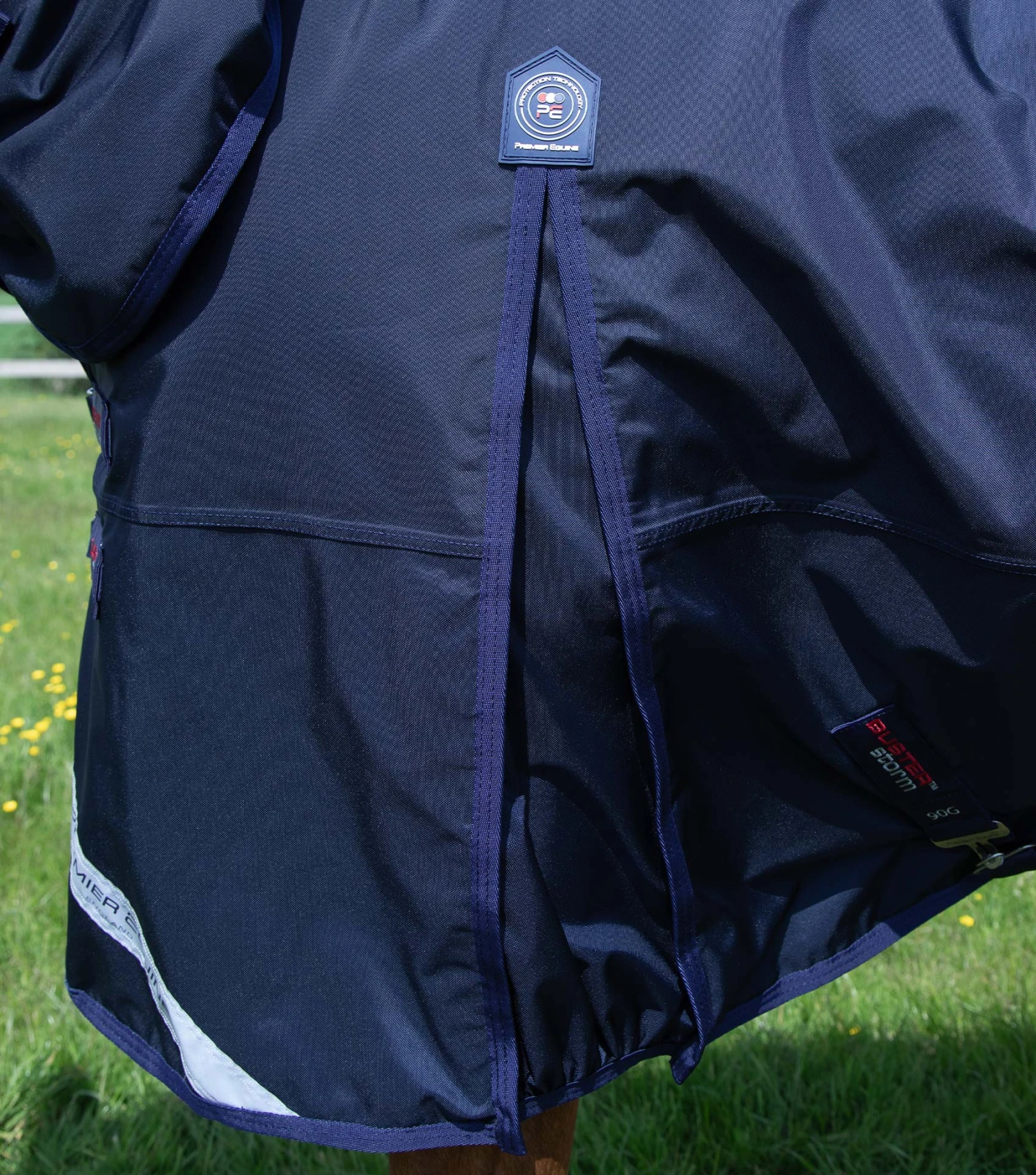 Buster Storm 90g Combo Turnout Rug With Classic Neck 6 Buster Storm 90g Combo Turnout Rug With Classic Neck - Image 4