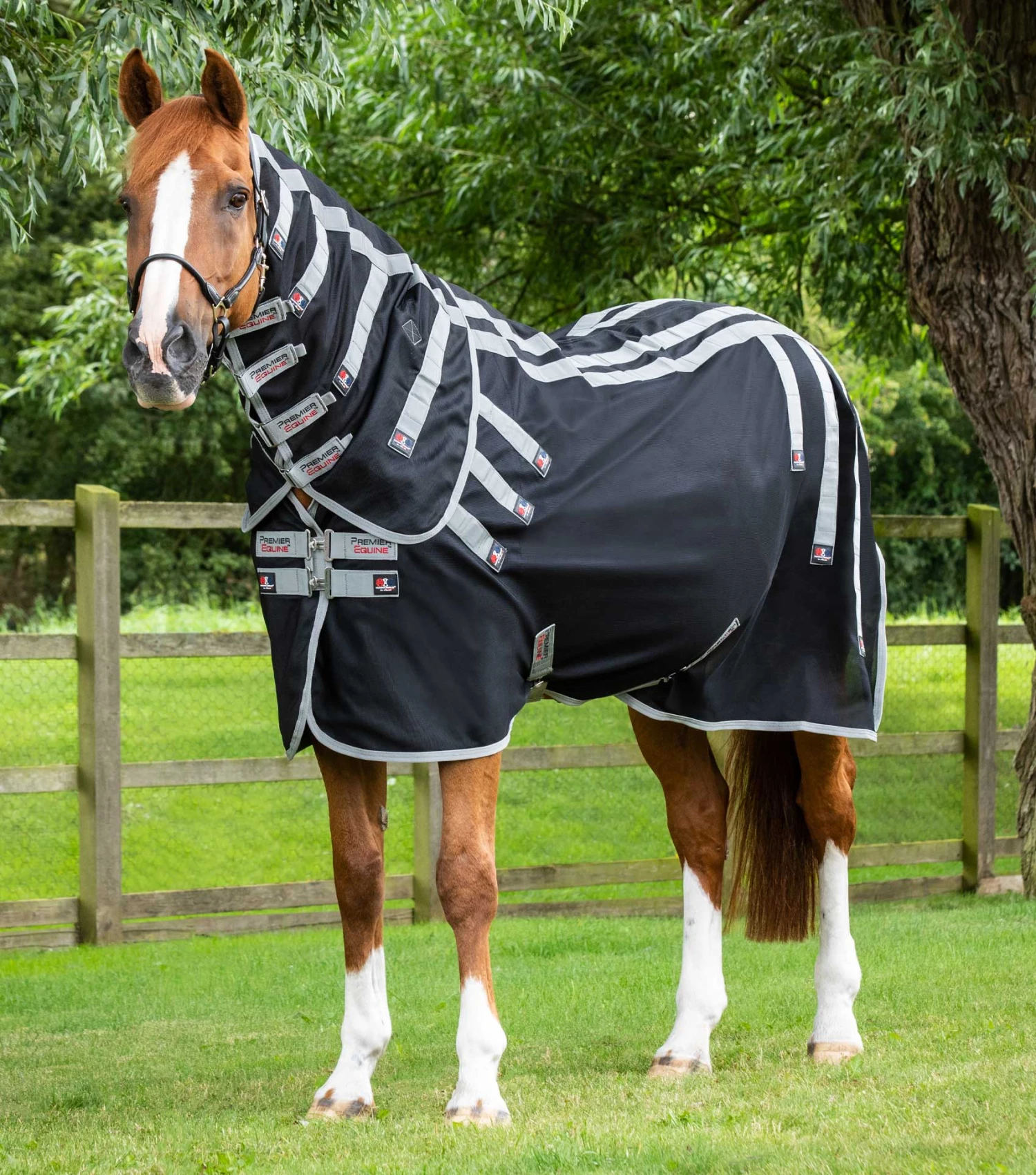 Magni-Teque Magnetic Horse Rug With Neck Cover 3 Magni-Teque Magnetic Horse Rug With Neck Cover