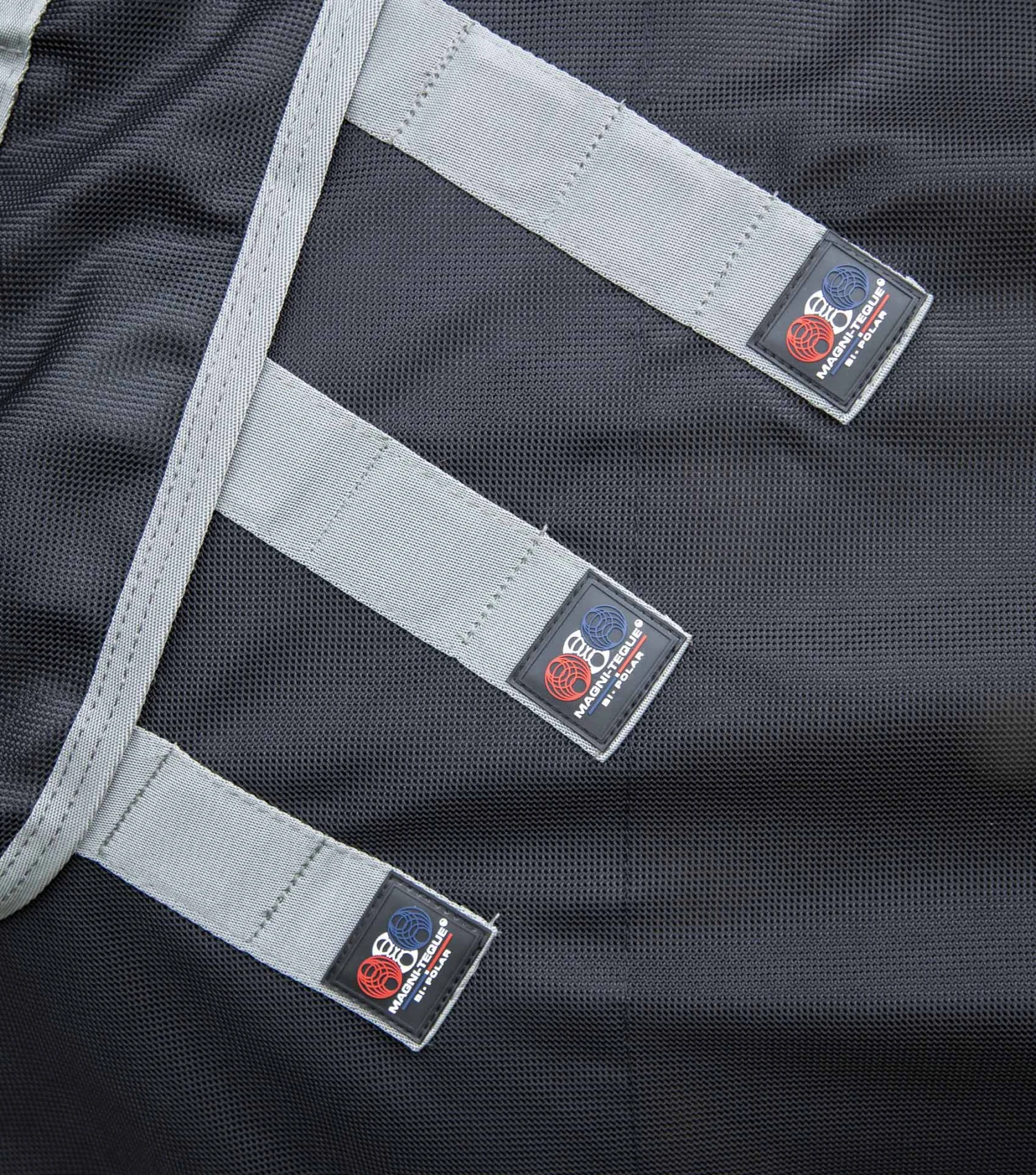 Magni-Teque Magnetic Horse Rug With Neck Cover 6 Magni-Teque Magnetic Horse Rug With Neck Cover - Image 4